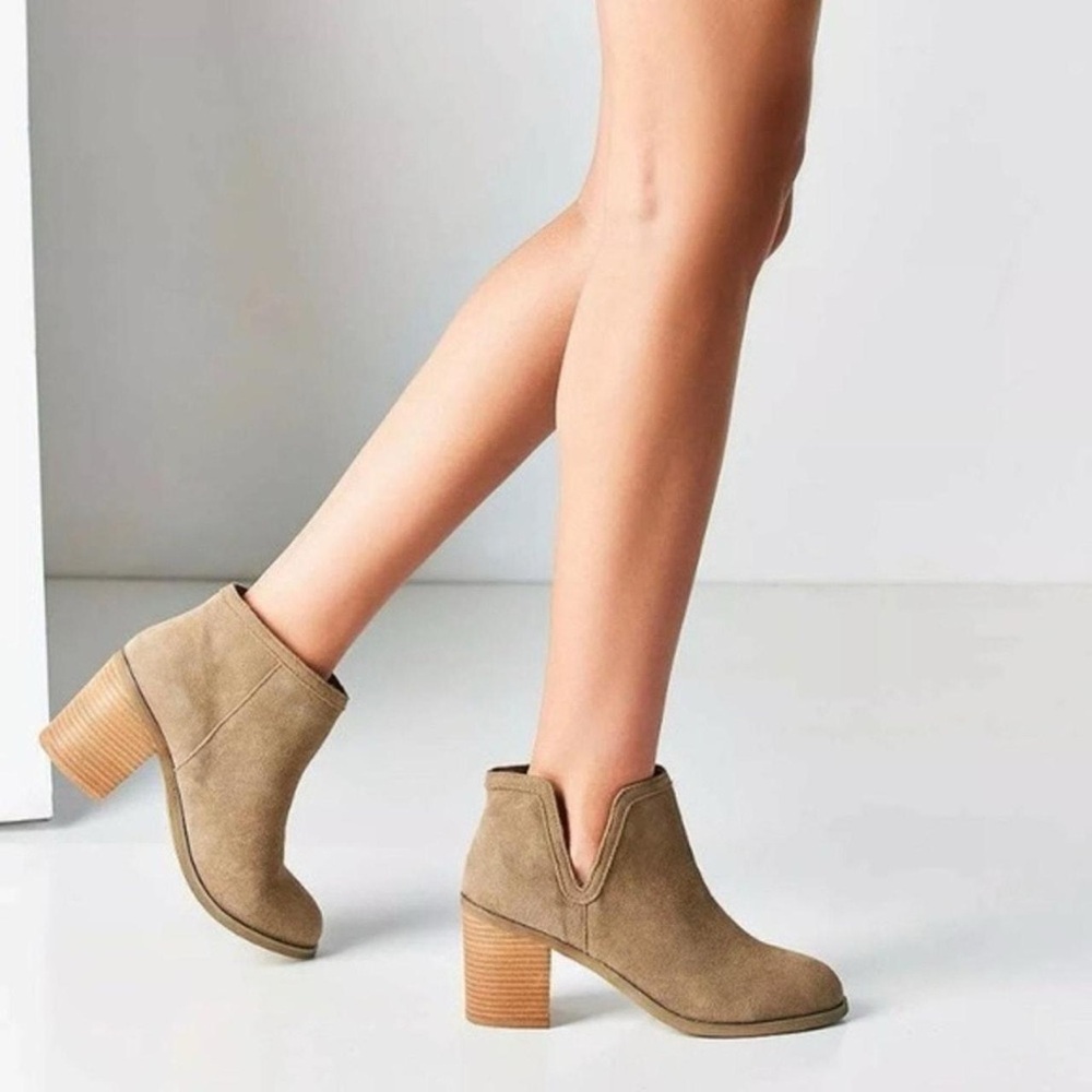 3/$18 Urban Outfitters Maude Suede Ankle Booties